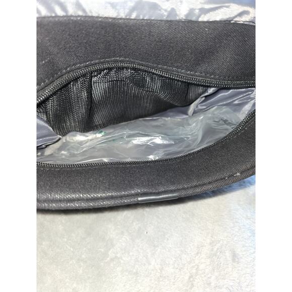 Jack Black Carry On -‎ Carry All Hangable, Water Resistant Travel Bag - Picture 4 of 6